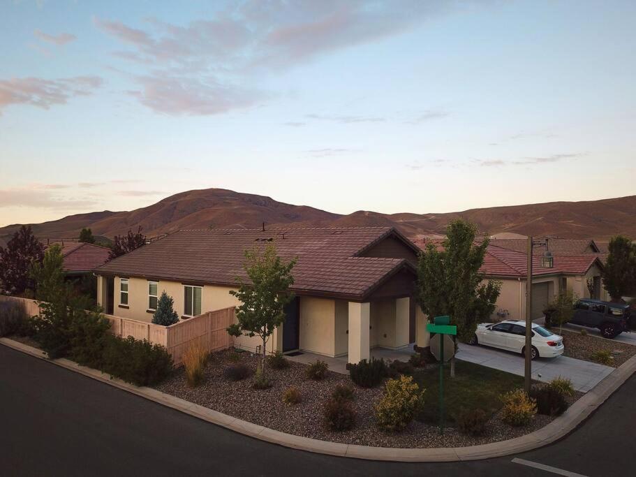 New Upscale House, Tahoe 30-Min W/ Cal King Reno Exterior foto