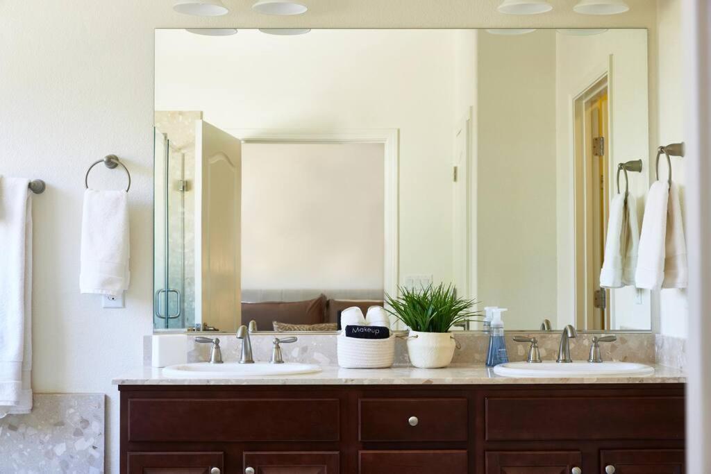New Upscale House, Tahoe 30-Min W/ Cal King Reno Exterior foto