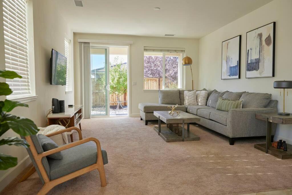 New Upscale House, Tahoe 30-Min W/ Cal King Reno Exterior foto