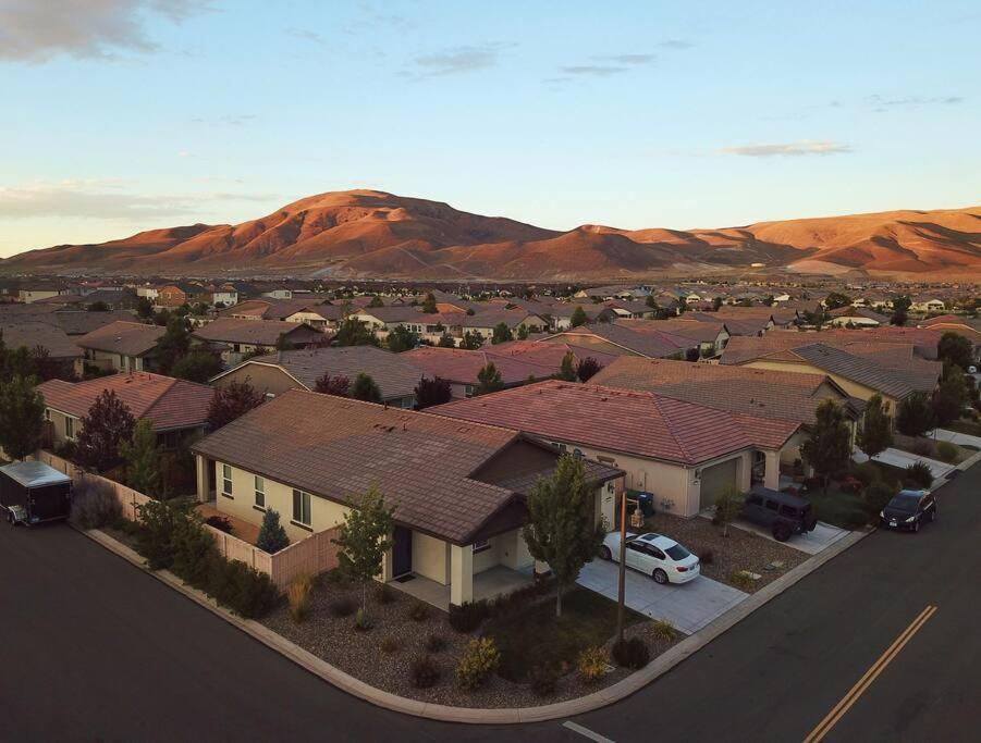 New Upscale House, Tahoe 30-Min W/ Cal King Reno Exterior foto